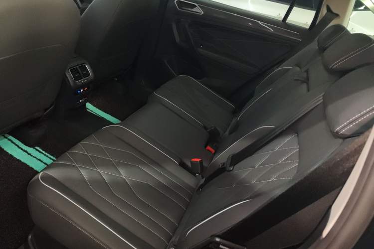 Used Volkswagen Tiguan L 2023 330TSI Automatic Two-Wheel Drive R-Line Enjoyment Edition