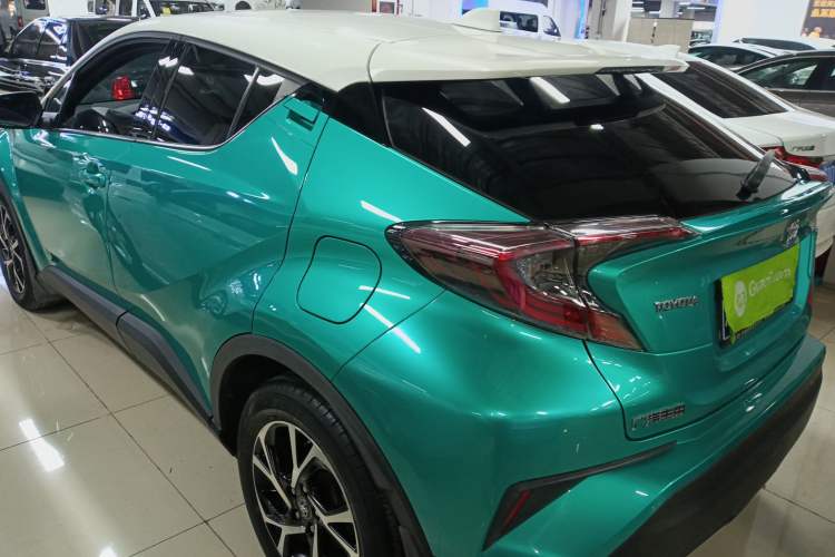 Used Toyota C-HR 2018 2.0L Luxury Sunroof Version China VI Standard
