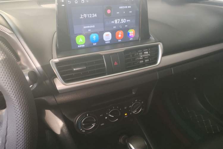 Used Mazda Mazda 3 Axela 2016 Sedan 1.5L Automatic Comfort Model