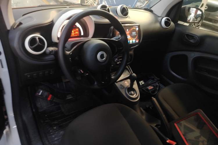 Used  fortwo 2018 1.0L 52kW Hardtop Dynamic Version China V
