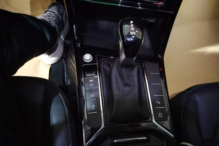 Used Volkswagen Passat 2023 330TSI Luxury Edition
