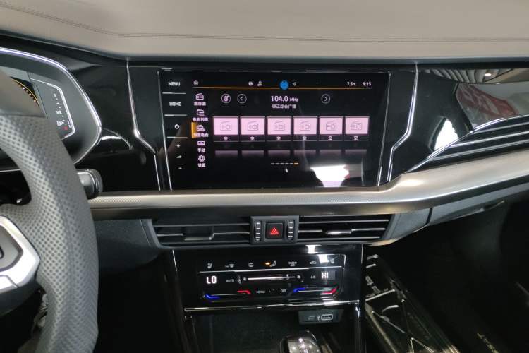 Used Volkswagen Passat 2025 Outstanding Model 380TSI Dragon Glory Edition
