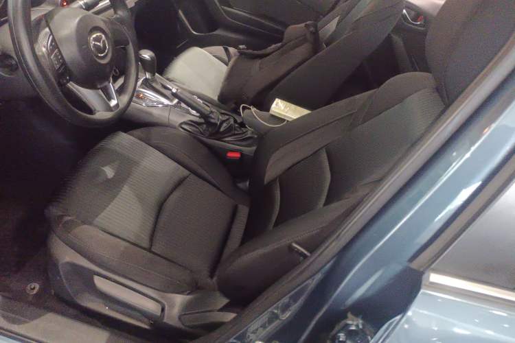 Used Mazda Mazda 3 Axela 2016 Sedan 1.5L Automatic Luxury Model
