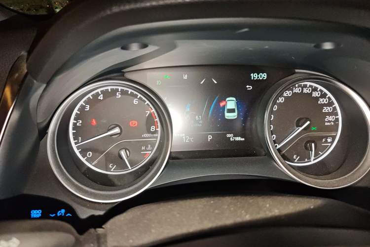 Used Toyota Camry 2021 2.0G Luxury Edition