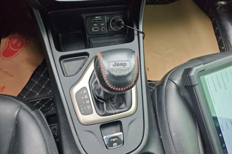 Used  Cherokee 2016 2.4L Leading Edition