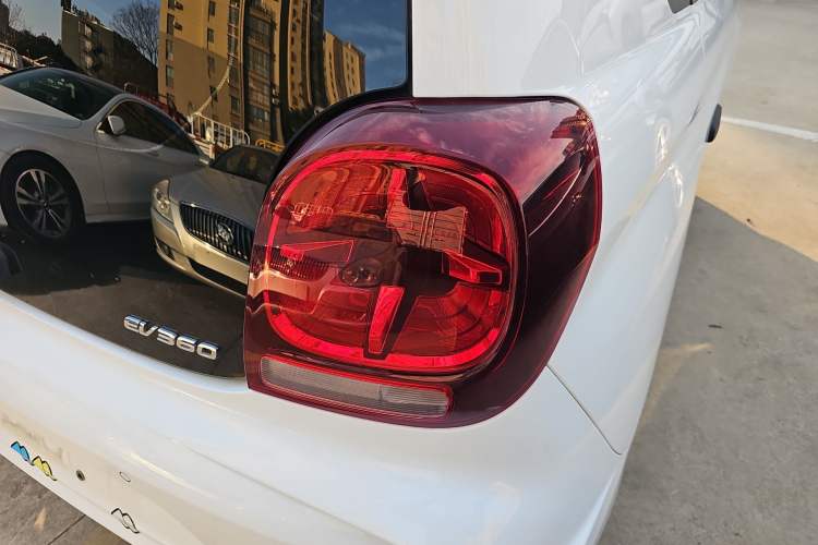 Used Roewe Clever 2021 302 km New Four-Seater Super-Efficient Version
