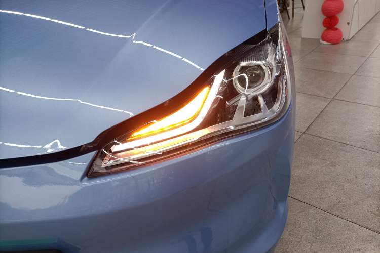 Used NETA V 2021 Long-Range Industry Custom Edition