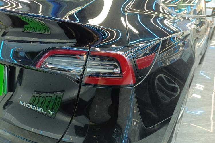 Used Tesla Model Y 2022 Long-Range All-Wheel-Drive Version
