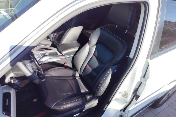 Used Geely Auto Emgrand X7 Sport 2018 1.8TD Automatic Two-Wheel Drive Smart Connect 4G Internet Edition