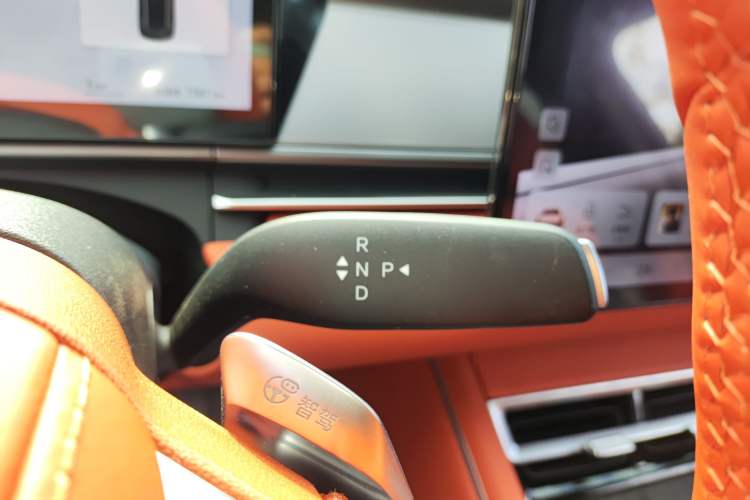 Used BYD Tang L 2025 DM 200KM Four-Wheel Drive LiDAR Flagship Model
