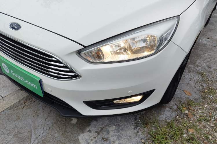 Used Ford Focus 2015 Sedan 1.6L Automatic Comfort Model
