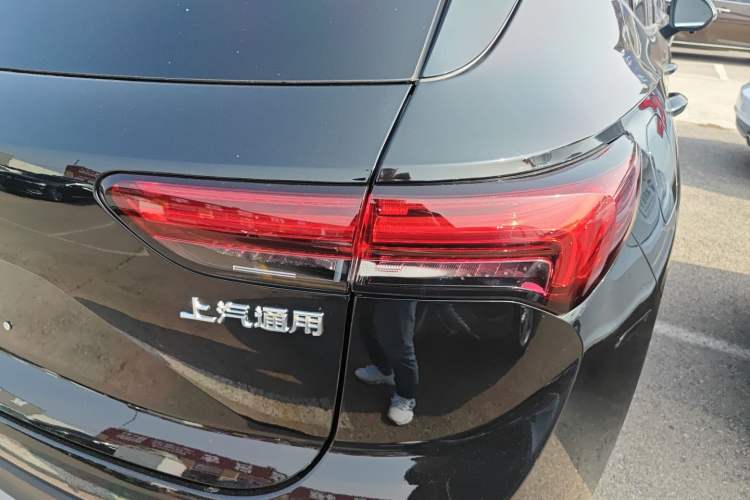 Used Buick Envision 2022 Facelift Encore S 652T Two-Wheel-Drive Luxury Model
