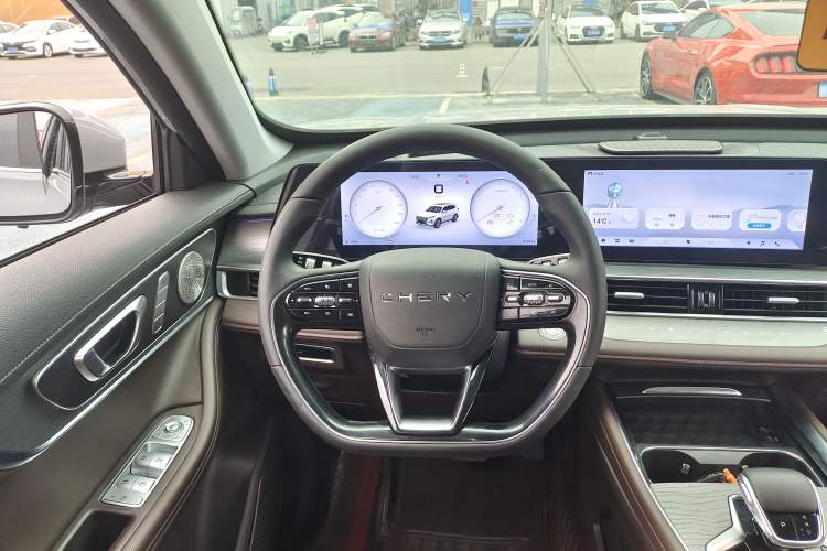 Used Chery Tiggo 8 PRO 2024 Champion Edition 290T Two-Wheel Drive Peak Version 7 Seats
