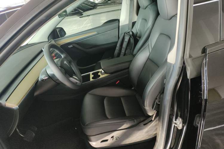 Used Tesla Model Y 2022 Rear-Wheel-Drive Version
