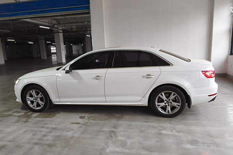 Used Audi A4L 2018 30th Anniversary Edition 40 TFSI Trendy Model
