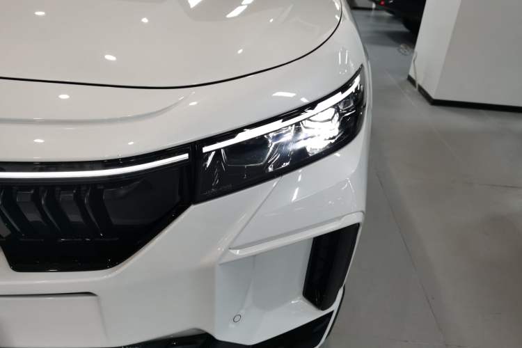 Used VOYAH FREE 2025 318 318 km Rear-Drive Touring Edition
