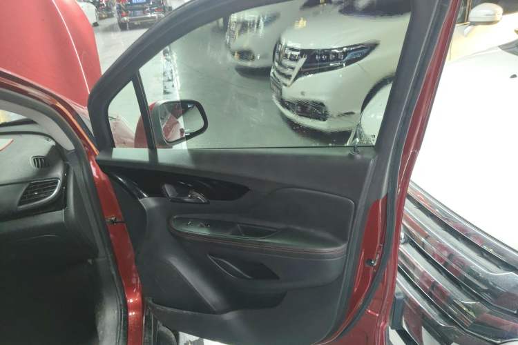 Used Buick Encore 2016 18T Automatic All-Wheel-Drive Flagship Model
