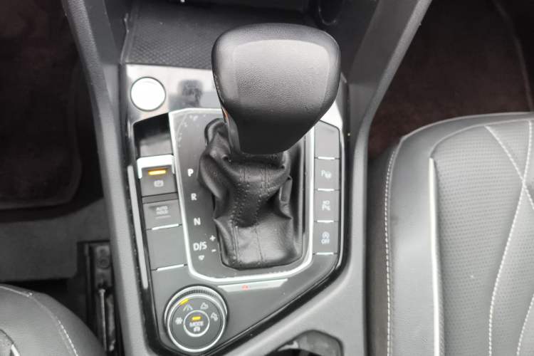 Used Volkswagen Tiguan L 2022 380TSI Automatic All-Wheel Drive R-Line Enhanced Comfort 7-Seater