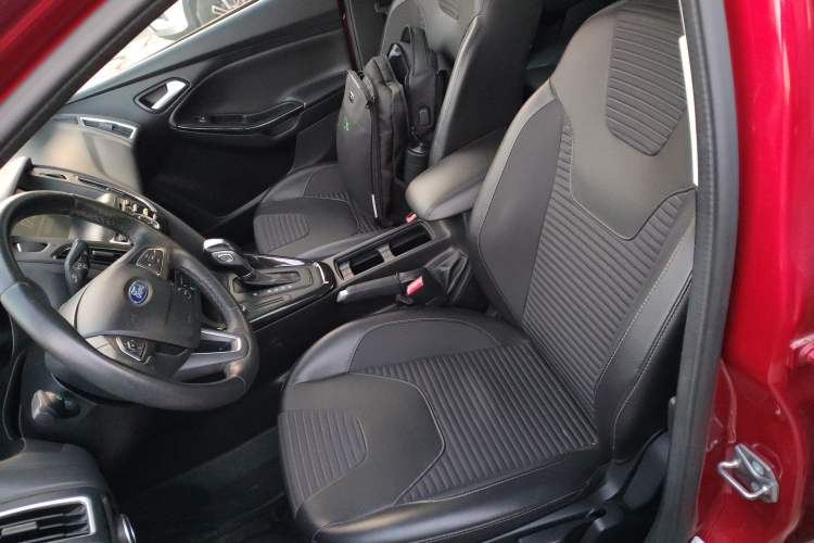 Used Ford Focus 2017 Sedan 1.6L Automatic Fashion Edition Smart Drive Version
