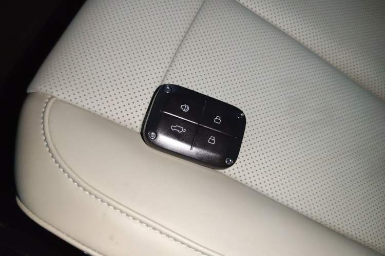 Used  V23 2025 501 Four-Wheel Drive Intelligent Driving Version