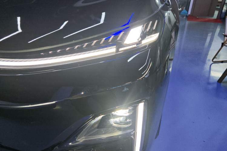 Used  S09 2025 Four-Wheel Drive Ultra+ Custom Edition
