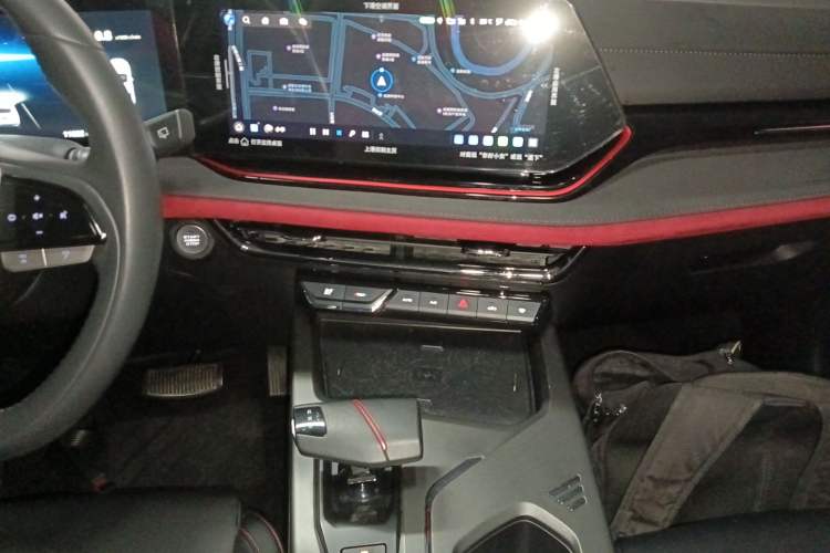 Used Changan X5 PLUS 2024 1.5T DCT ZhiZun Version
