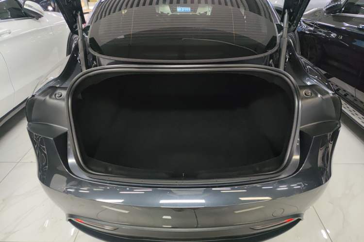 Used Tesla Model 3 2025 Rear-Wheel-Drive Version
