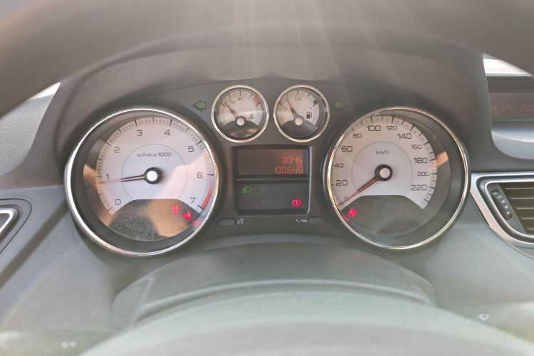 Used Peugeot 308 2014 Enjoy Edition Classic 1.6L Manual YouShang Model
