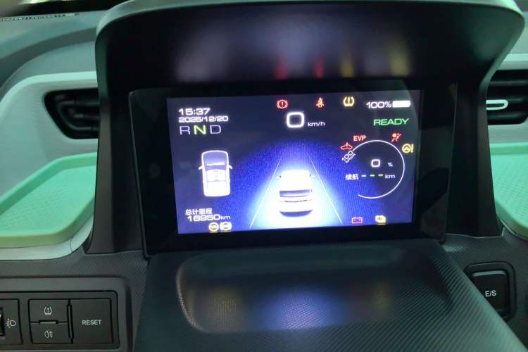 Used Wuling Hongguang MINIEV 2022 Macaron Premium Model – Lithium Ternary Battery
