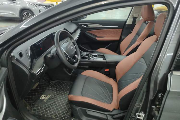 Used Changan Eado 2024 PLUS Blue Whale NE 1.4T GDI DCT High-Energy Edition
