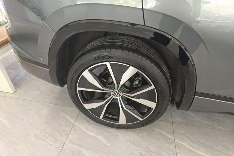 Used Volkswagen Tayron 2023 Revised Version 380TSI All-Wheel Drive R-Line Pro Smart Edition
