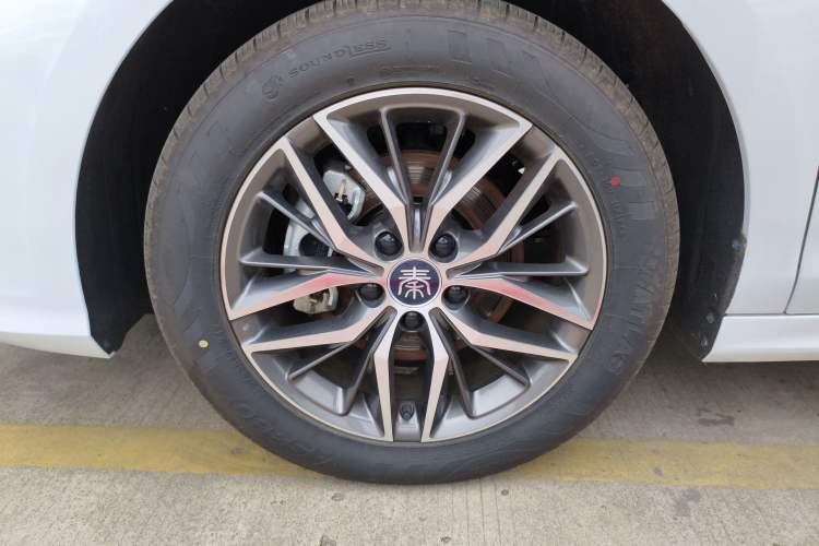 Used BYD Qin PLUS 2024 HONOR Edition DM-i 120KM Excellence Model
