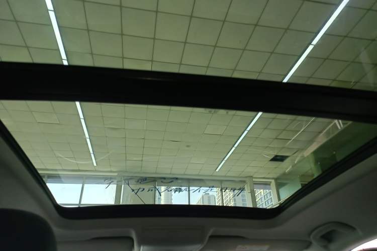 Used Volkswagen Tiguan L 2023 330TSI Automatic Two-Wheel Drive R-Line Enjoyment Edition
