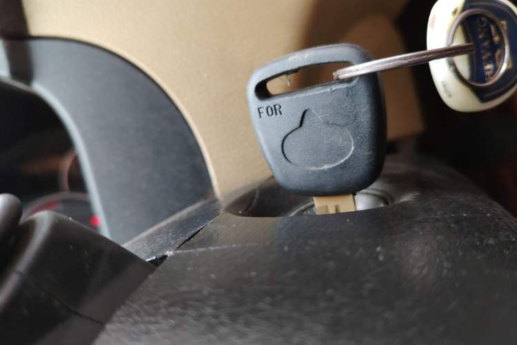 Used Dongfeng Xiaokang C37 2015 1.5L Standard II DK15-06
