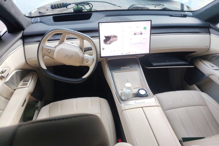 Used ONVO Luxeed L90 2025 Model—Max Six-Seater Version
