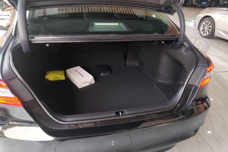 Used Toyota Camry 2021 2.5G Luxury Edition
