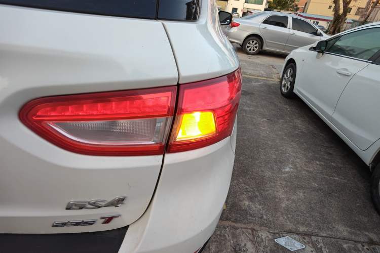 Used GAC Trumpchi GS4 2017 235T Manual Two-Wheel Drive Luxury Edition
