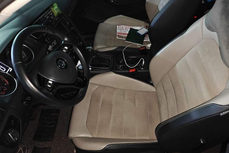 Used Volkswagen Golf 2017 230TSI Automatic Luxury Million-Vehicle Commemorative Edition
