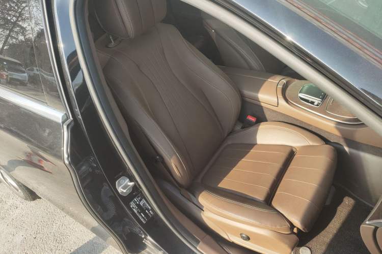 Used Mercedes-Benz E-Class 2020 Facelift E 260 L
