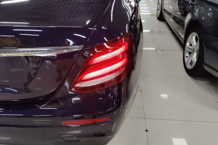 Used Mercedes-Benz E-Class 2016 E 300 L Sporty and Stylish Model