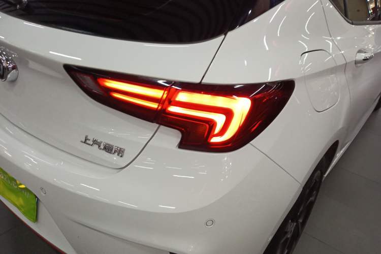 Used Buick Verano 2019 Two-Door GS 20T Dual-Clutch Luxury Model
