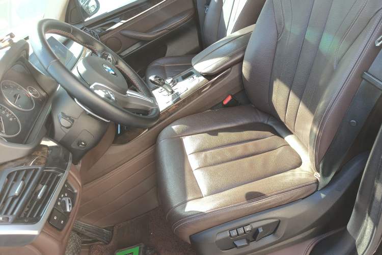 Used BMW X5 2015 xDrive28i
