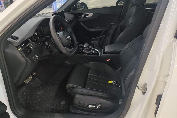 Used Audi A4L 2024 40 TFSI Luxury Dynamic Edition (Starry Night Version)
