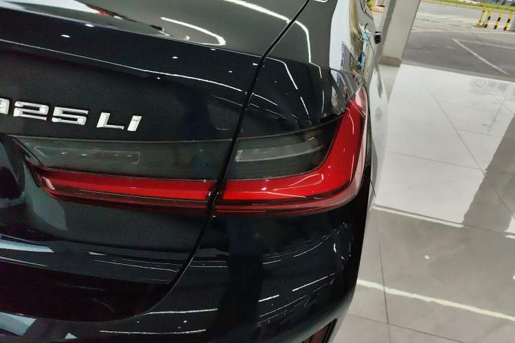 Used BMW 3 Series 2023 325Li M Sport Package
