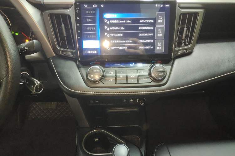 Used Toyota RAV4 2019 2.0L CVT Two-Wheel Drive Pioneer Edition China V Standard
