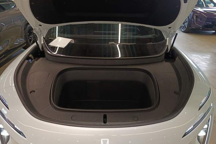 Used  07 2024 Pro+ All-Electric Version
