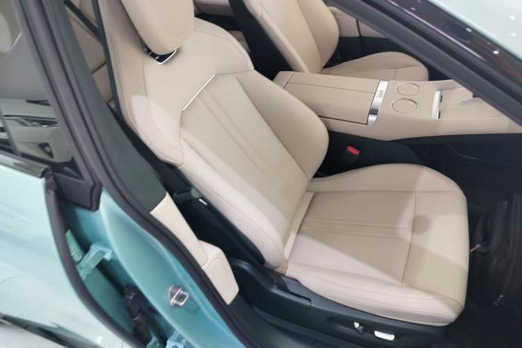 Used  YU7 2025 Ultra-Long Range Rear-Wheel Drive Version
