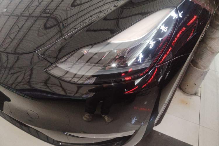 Used Tesla Model Y 2023 Long-Range All-Wheel-Drive Version