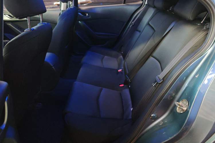 Used Mazda Mazda 3 Axela 2017 Sedan 1.5L Automatic Comfort Model China VI Standard
