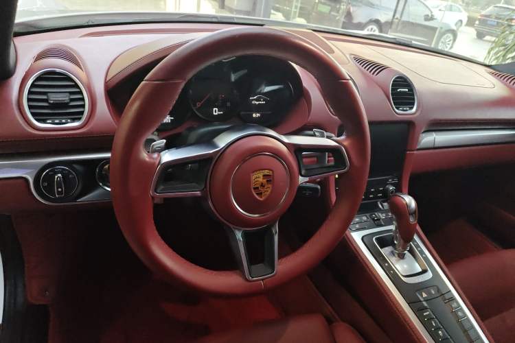 Used Porsche 718 2018 Cayman 2.0T
